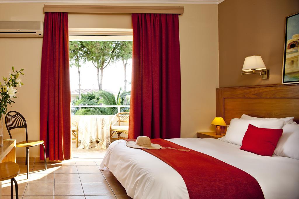 קאונופטרה Ionian Sea Hotel & Villas - Aqua Park חדר תמונה
